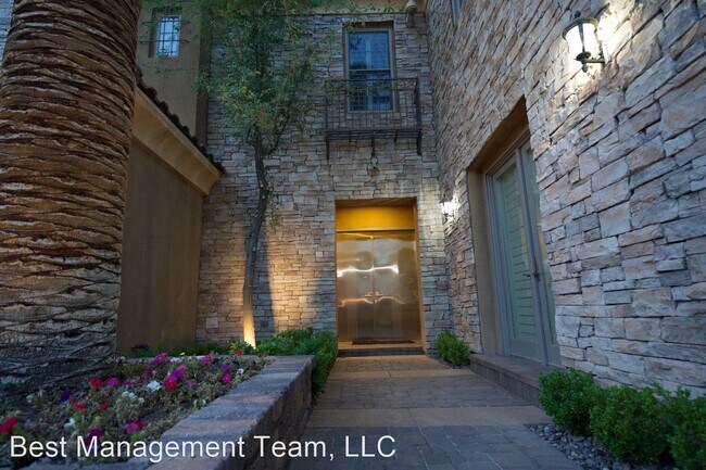 Building Photo - 6 br, 6.5 bath House - 4136 Villa Rafael D...