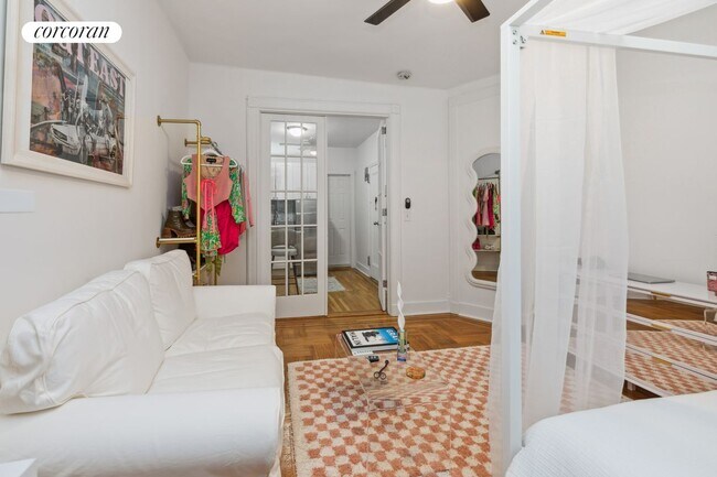 Foto del edificio - 221 E 88th St