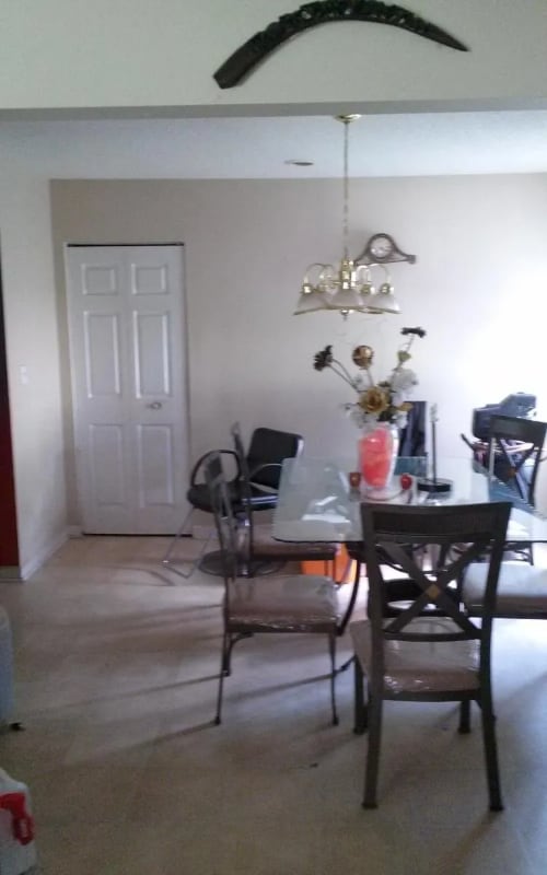 Foto principal - 7247 Pinedale Dr
