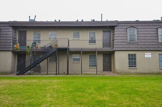 Building Photo - 1518 East Ave