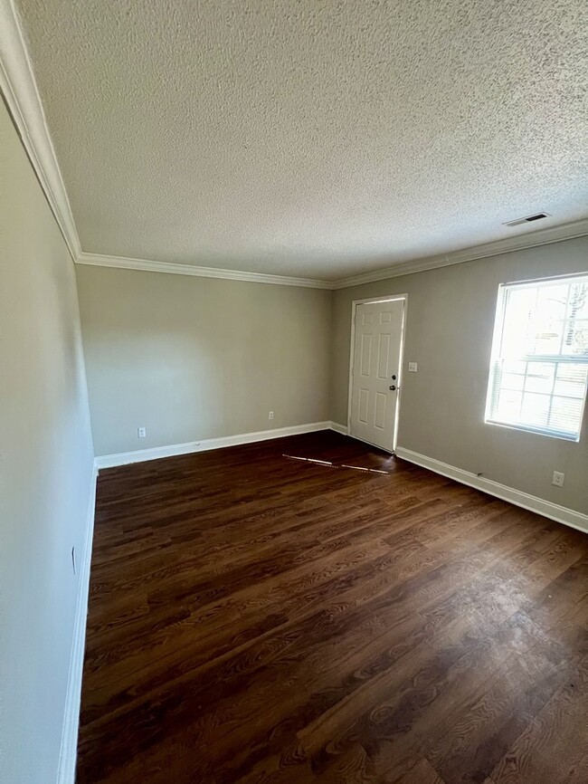 Building Photo - 1123 Gurley Street