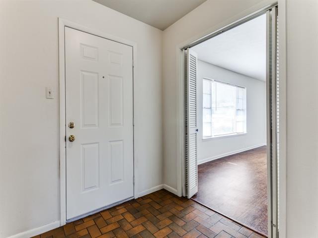 Foto del edificio - 4913 St Lawrence Rd