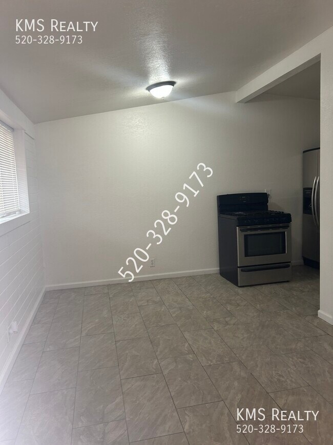Foto del edificio - 1 Bed / 1 Bath Unit - OWNER/AGENT