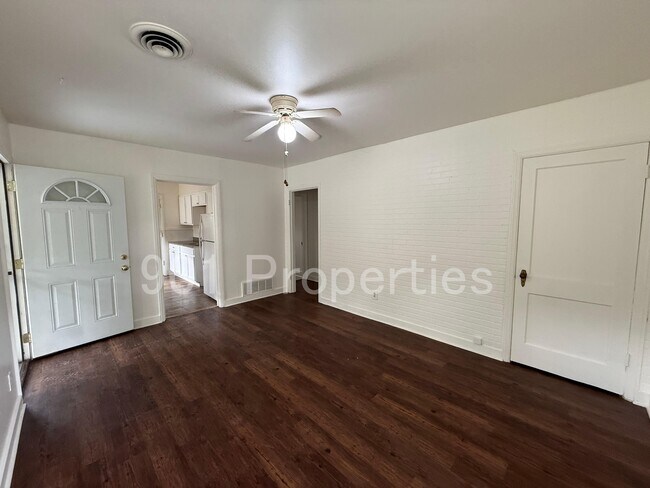 Foto del edificio - 981 Chatwood St