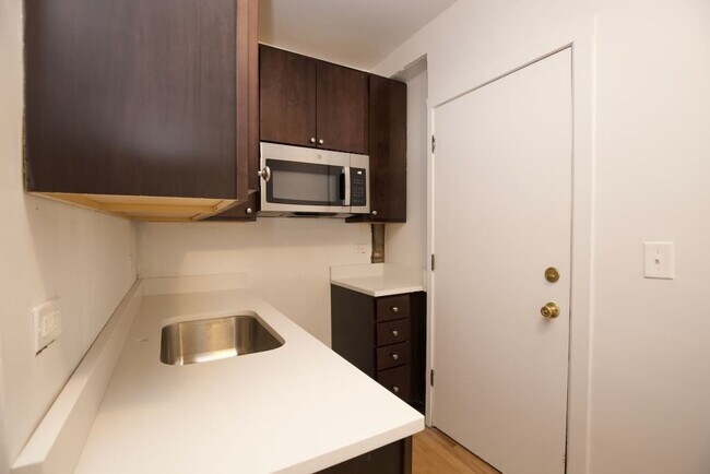 Building Photo - 3300 W Schubert Ave