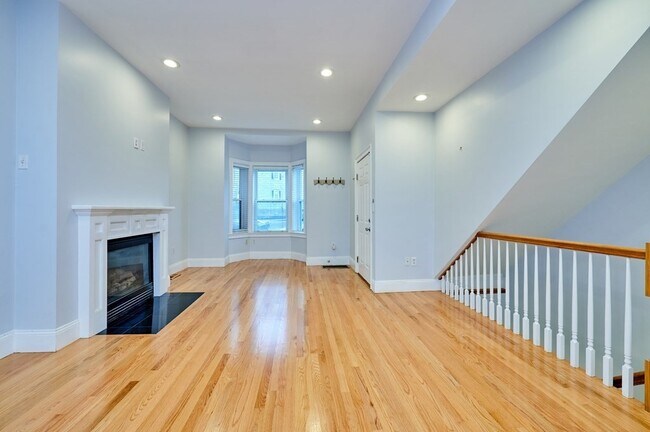Building Photo - 161 Dorchester St