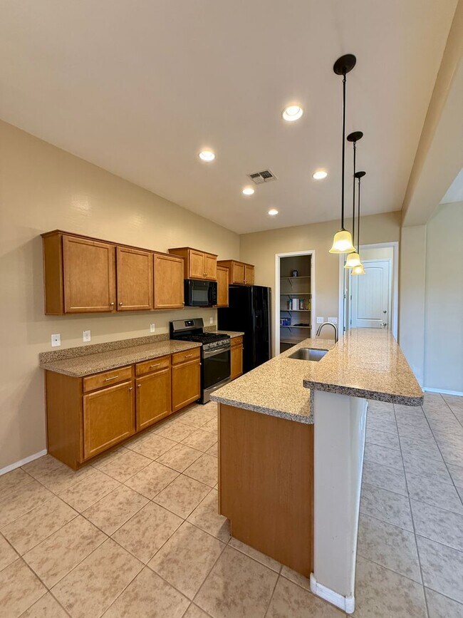 Building Photo - Two Bedroom + Office in Quailwood