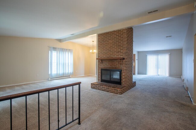 Foto del edificio - Stunning 3 BR/2 BA Single-Family Home in B...