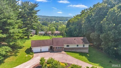 Building Photo - 1744 Parkview Dr