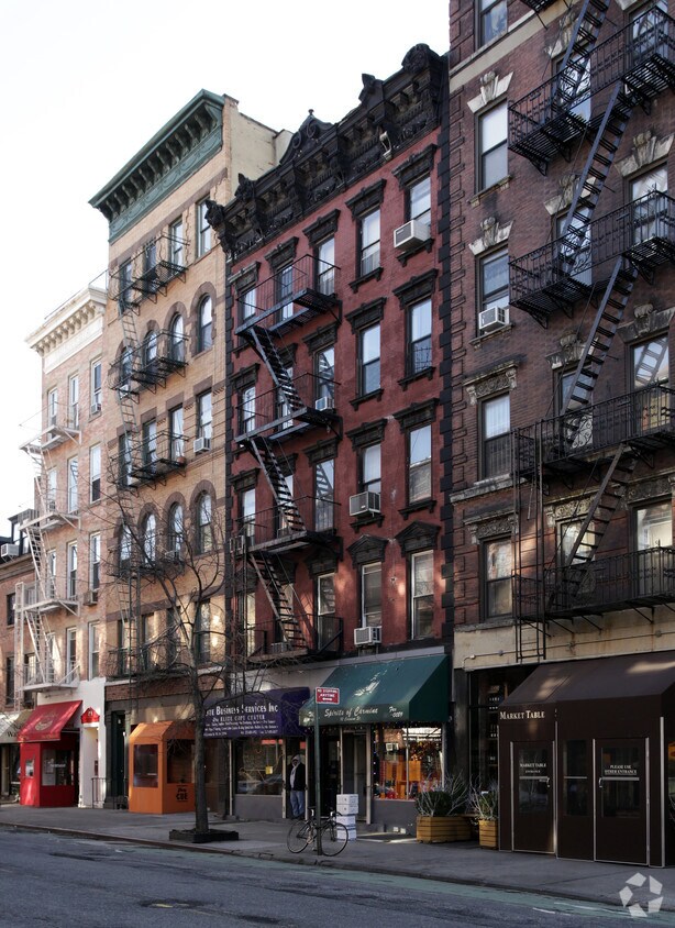 Primary Photo - 52 Carmine St