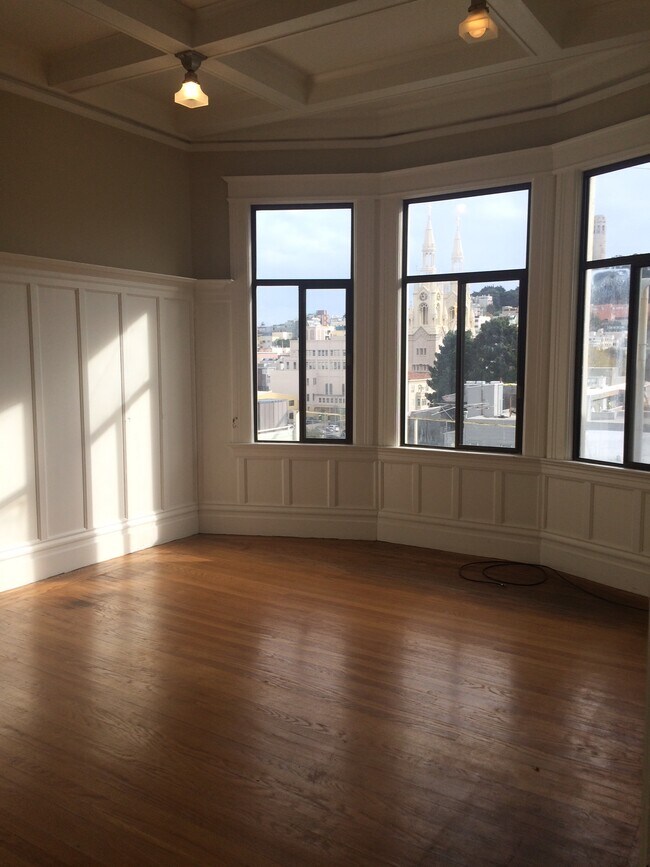 living room - 1816 Mason St