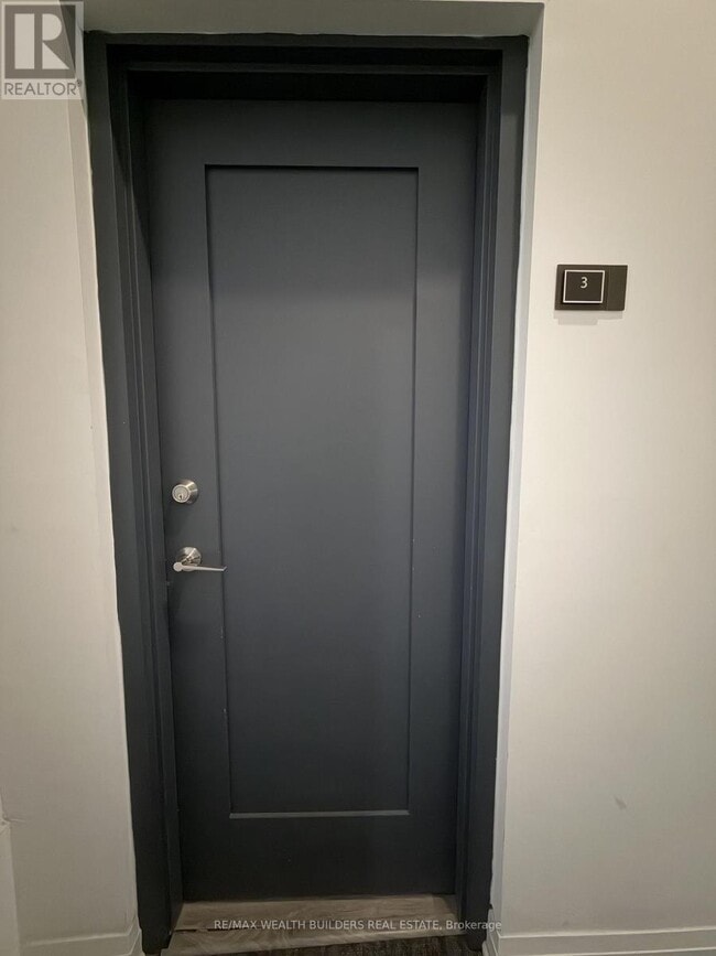 Building Photo - 217 Jarvis St