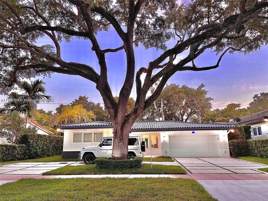 Primary Photo - 616 Tiziano Ave