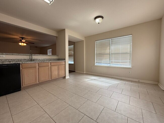 Foto del edificio - 15407 Western Skies Dr