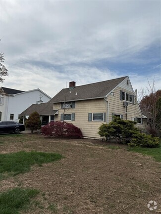Building Photo - 70 Lantern Rd