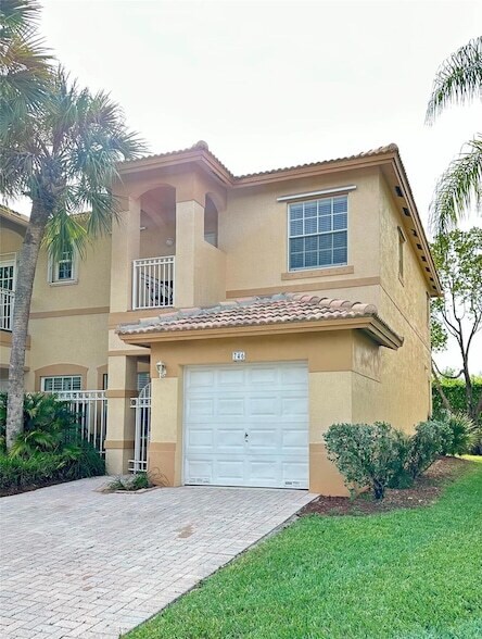 Foto principal - 746 NW 170th Terrace