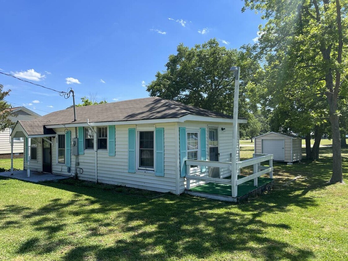 Primary Photo - 905 C St