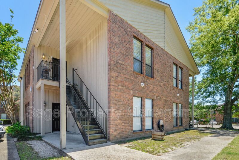 Primary Photo - 7744 Lasalle Ave