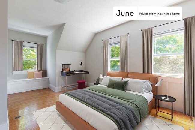 Building Photo - Room in Shared 9 bed/2 bath home