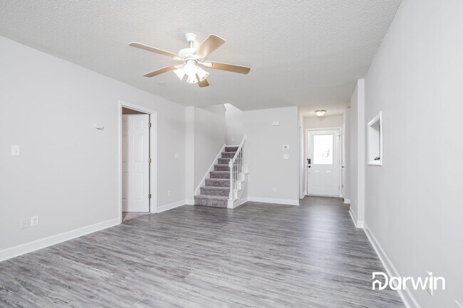 Foto del edificio - 1635 Hawkcrest Ln