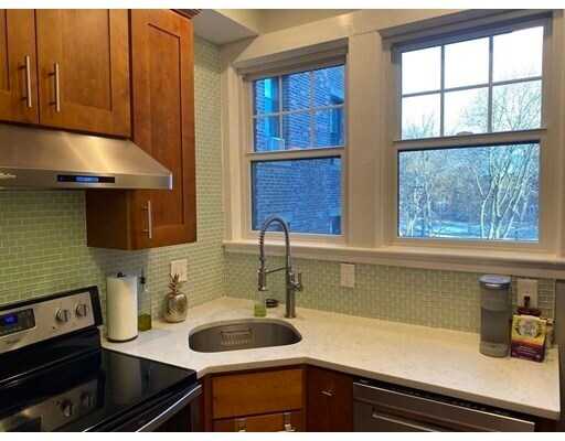 Primary Photo - 123 Freeman St