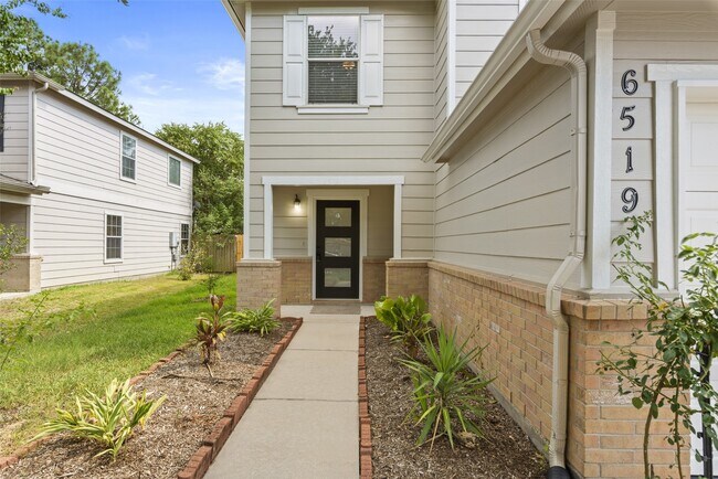 Foto del edificio - 6519 Bluestone Springs Ln