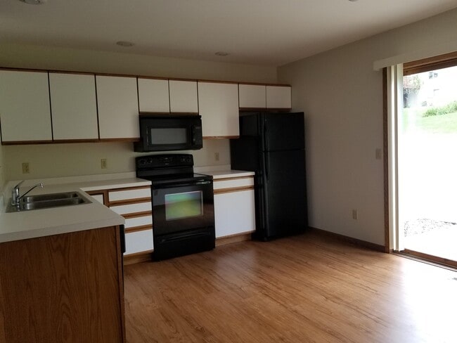 Building Photo - 1204 Glades Dr