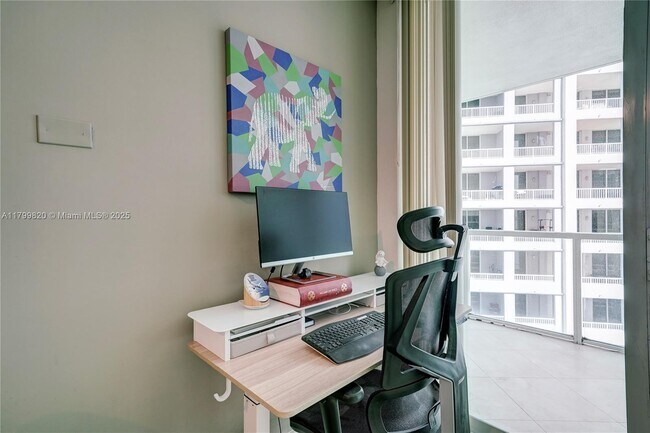 Foto del edificio - 218 SE 14th St