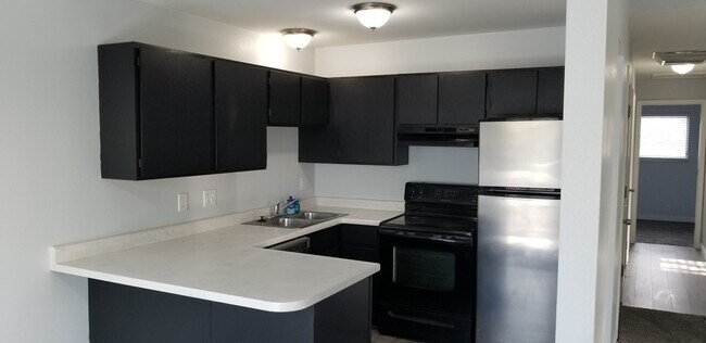 Building Photo - 3550 Parkway Blvd
