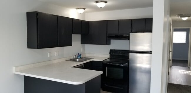 Building Photo - 3550 Parkway Blvd