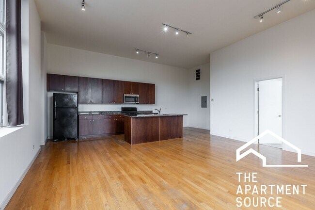 Foto del edificio - 2401 W North Ave