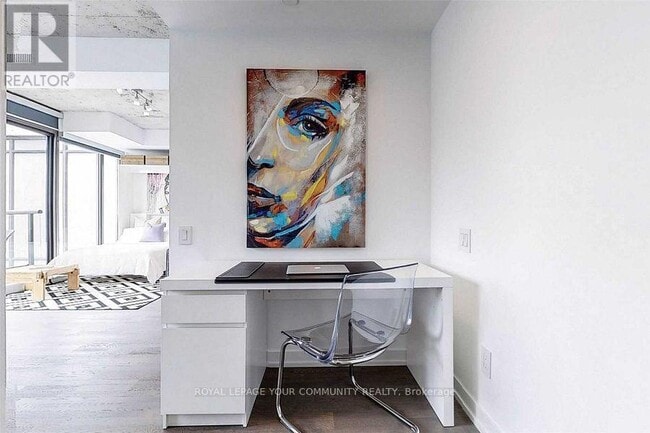 Photo du bâtiment - 461 Adelaide St W