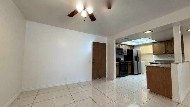 Foto del edificio - PRICE REDUCTION!! Lovely 2 Bedroom, 2 Bath...
