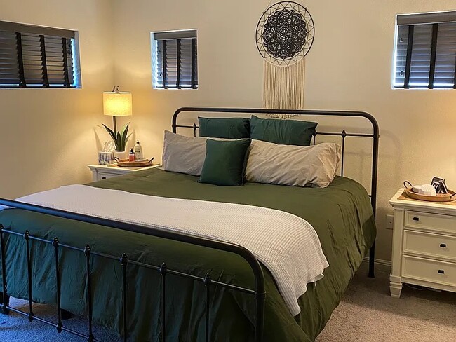 Foto del edificio - 5801 A Charles Merle Dr