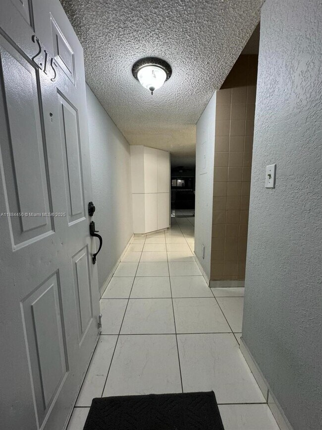 Foto del edificio - 210 W 68th St