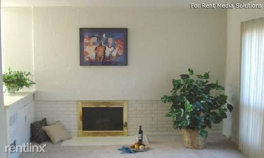 Building Photo - 1863 Villa Rd