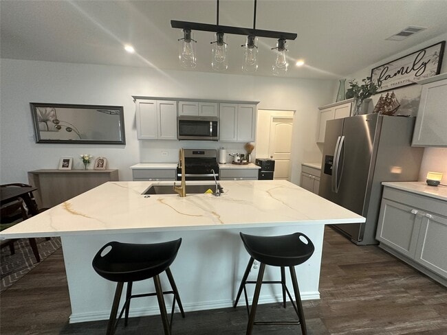 Building Photo - 5223 Mossdale Blf Ln