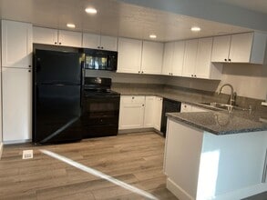 Building Photo - 2650 Starks Wy