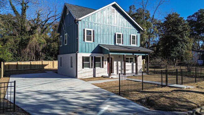 Foto del edificio - 2813 Mead Rd