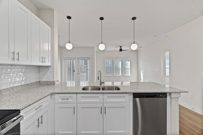 Building Photo - SOSA at Palo Alto