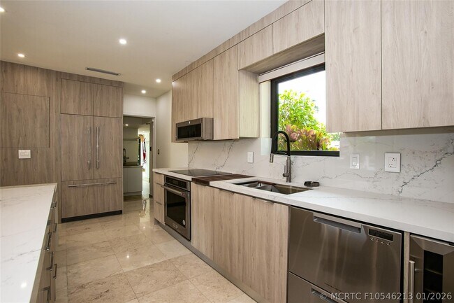 Foto del edificio - 1806 NE 22nd Terrace