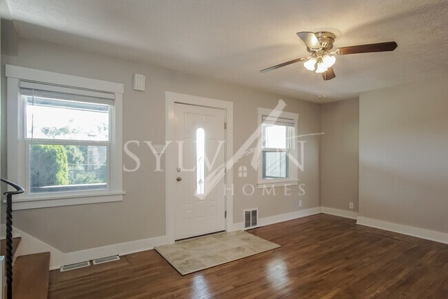 Foto del edificio - Stunning 3BR, 1.5BA brick home