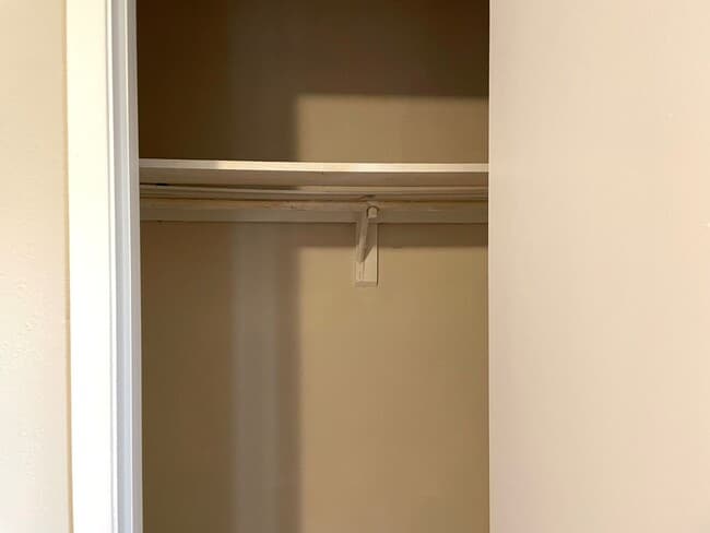 Building Photo - 6905 Sun Dr