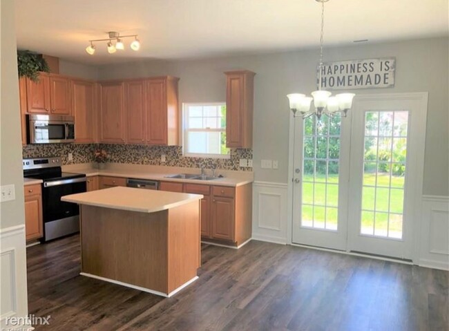 Building Photo - 3 br, 3 bath Townhome - 21 Arbor Hill Pl
