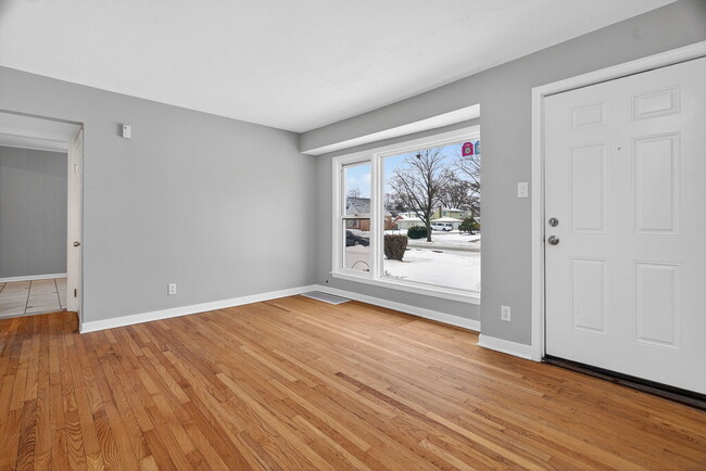 Building Photo - 106 164th St