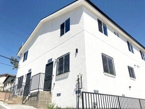 Building Photo - 410 Sloat St