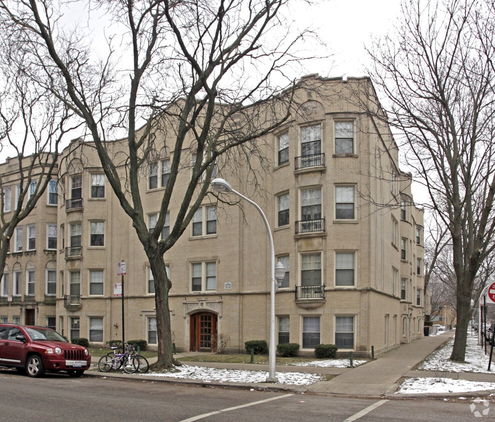 Building Photo - 6258 N Talman Ave