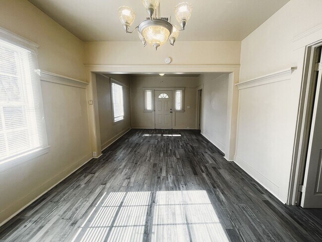 Foto del edificio - 1802 Forrest St