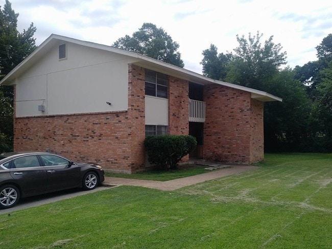 Building Photo - 1511 E Beverly Dr