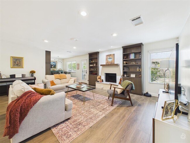 Foto del edificio - 12600 Esplanade St